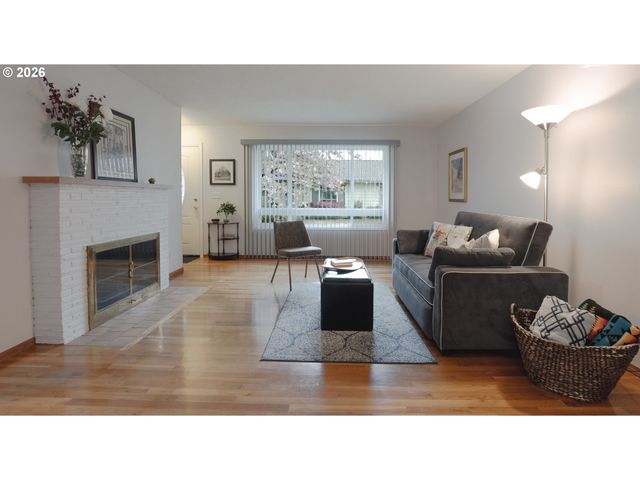 12550 Se MAIN St, Portland, OR 97233