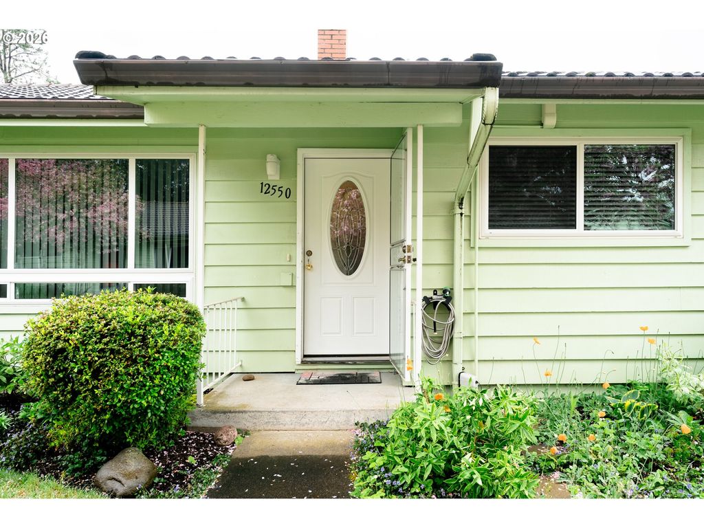 12550 Se MAIN St, Portland, OR 97233