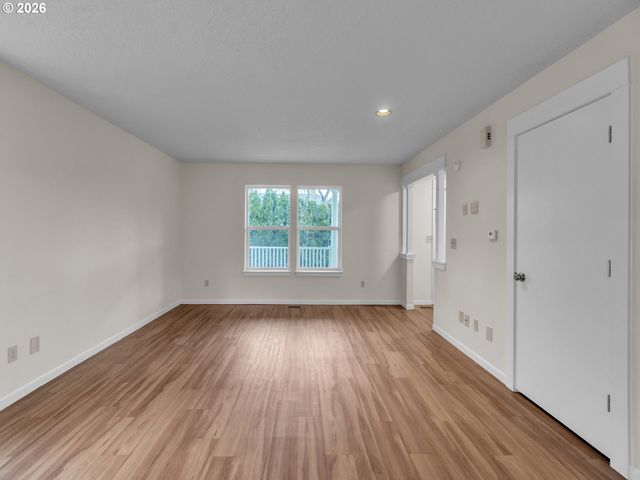 3862 Se IVON St, Portland, OR 97202