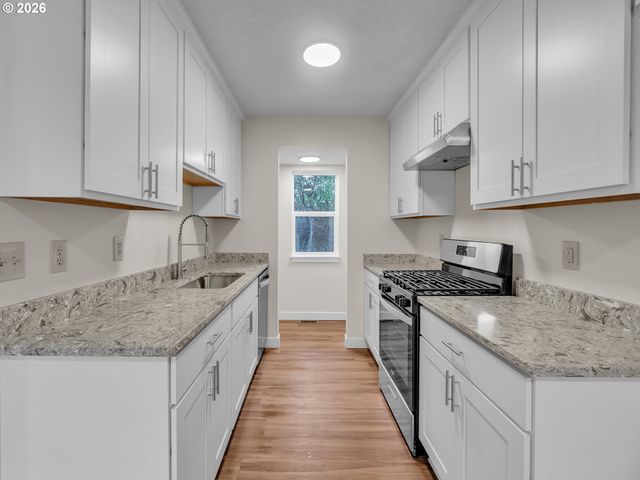 3862 Se IVON St, Portland, OR 97202