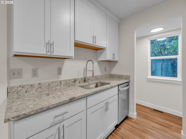 3862 Se IVON St, Portland, OR 97202