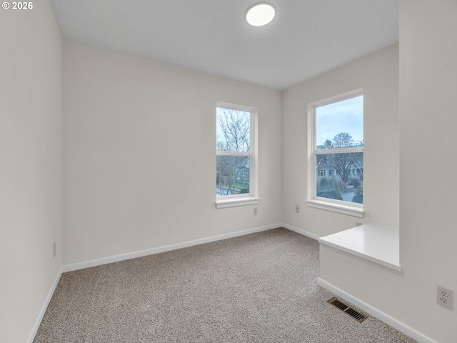 3862 Se IVON St, Portland, OR 97202