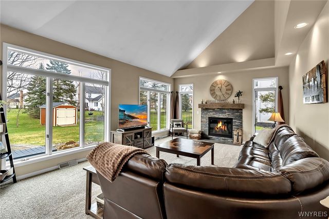 6347 Everwood Court North, Clarence, NY 14051