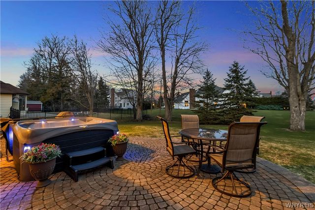 6347 Everwood Court North, Clarence, NY 14051