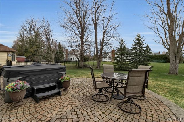 6347 Everwood Court North, Clarence, NY 14051