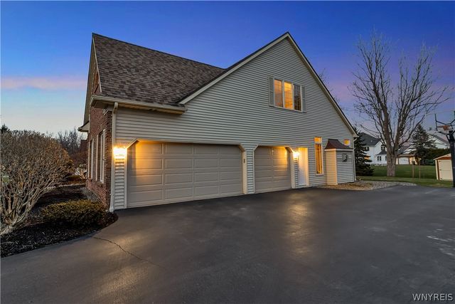 6347 Everwood Court North, Clarence, NY 14051