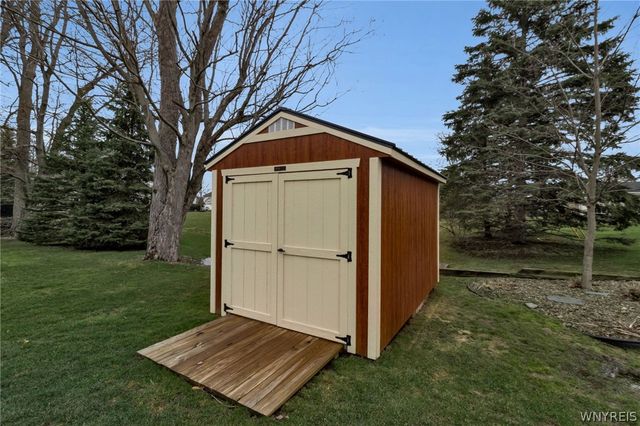 6347 Everwood Court North, Clarence, NY 14051