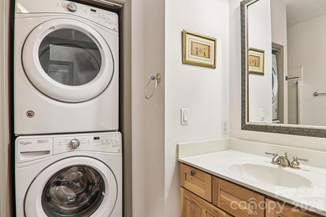 1063 Swiss Pine Lake Drive, Spruce Pine, NC 28777