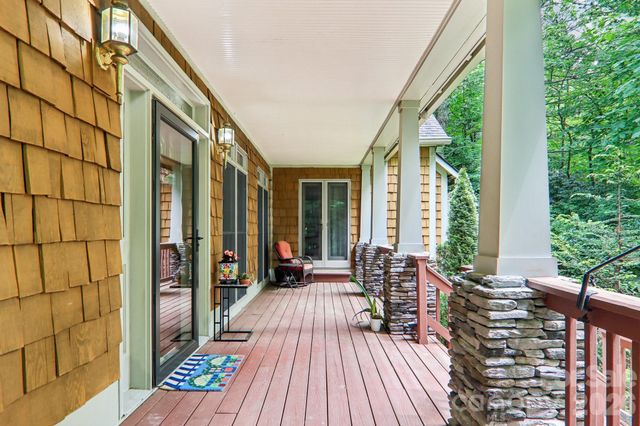1063 Swiss Pine Lake Drive, Spruce Pine, NC 28777