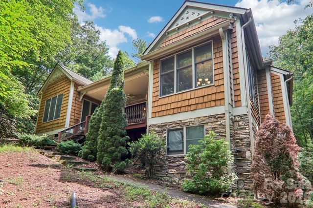 1063 Swiss Pine Lake Drive, Spruce Pine, NC 28777