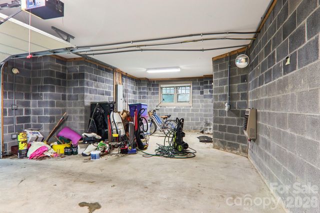 1063 Swiss Pine Lake Drive, Spruce Pine, NC 28777