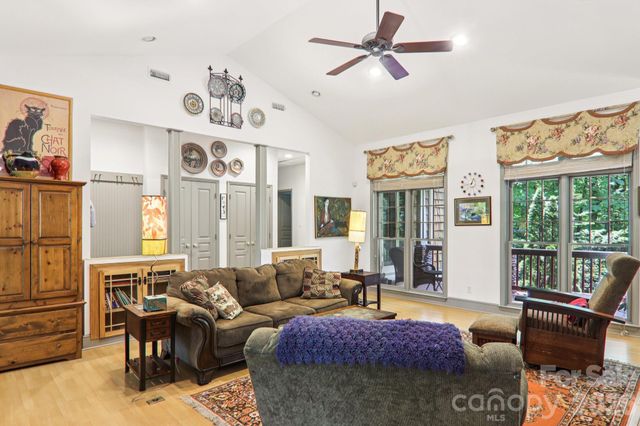 1063 Swiss Pine Lake Drive, Spruce Pine, NC 28777