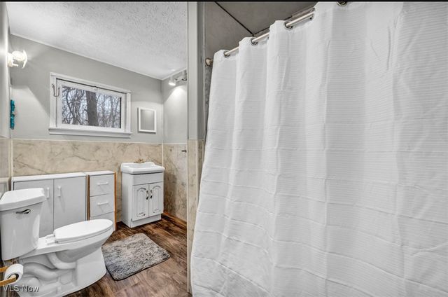 6226 W Maple Avenue, Geneva, OH 44041