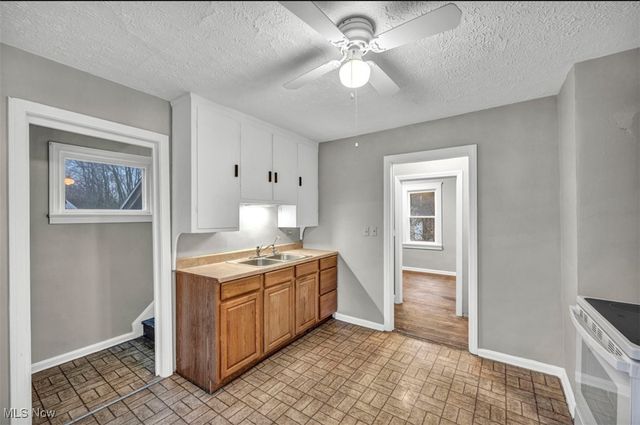 6226 W Maple Avenue, Geneva, OH 44041