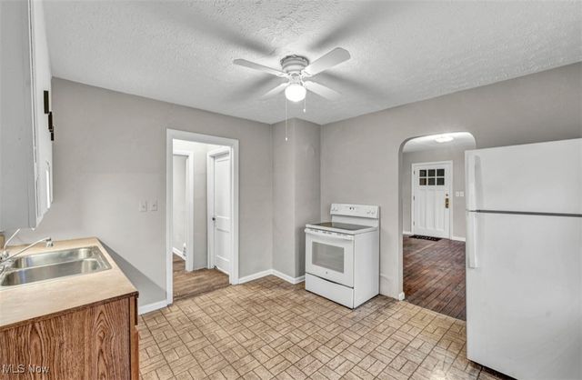 6226 W Maple Avenue, Geneva, OH 44041