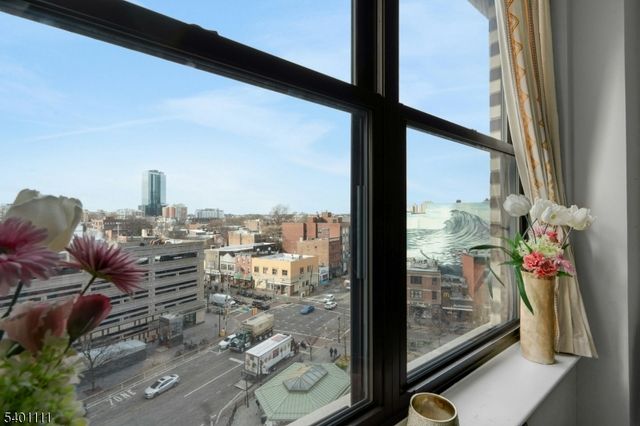 102 Christopher Columbus Dr 803, Jersey City, NJ 07302