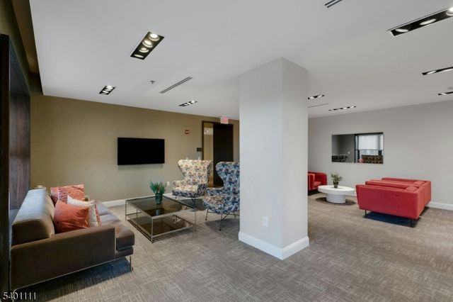 102 Christopher Columbus Dr 803, Jersey City, NJ 07302