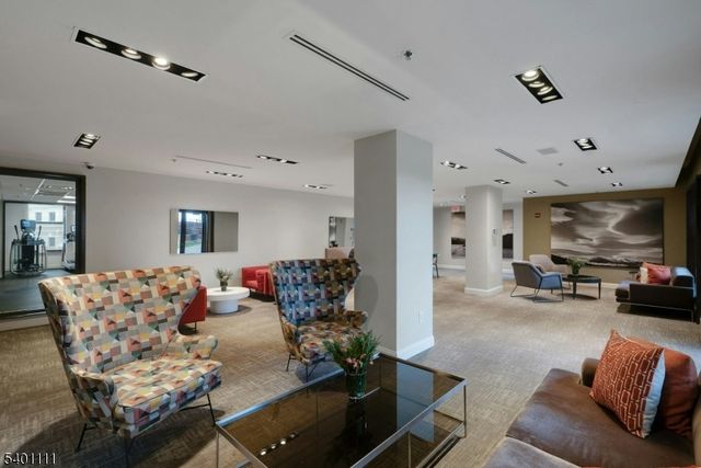 102 Christopher Columbus Dr 803, Jersey City, NJ 07302