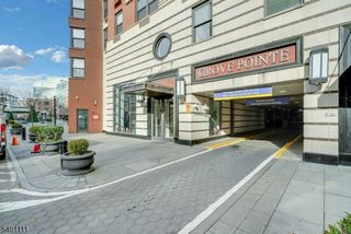 102 Christopher Columbus Dr 803, Jersey City, NJ 07302