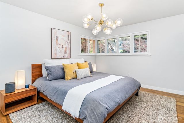 8659 Fauntlee Crest SW, Seattle, WA 98136