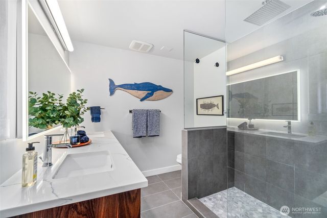 8659 Fauntlee Crest SW, Seattle, WA 98136