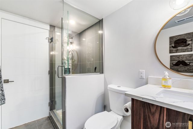 8659 Fauntlee Crest SW, Seattle, WA 98136