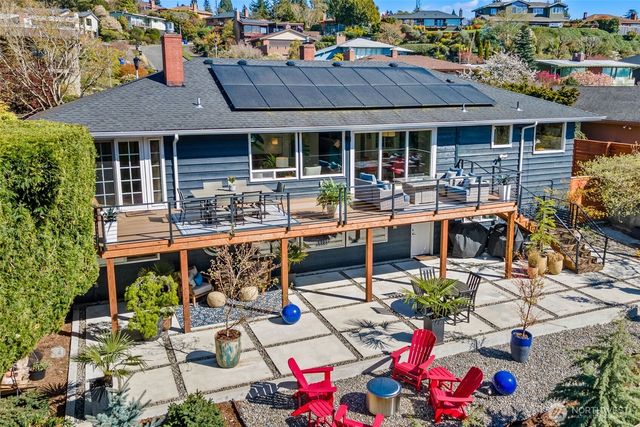 8659 Fauntlee Crest SW, Seattle, WA 98136