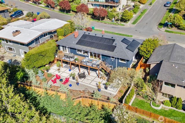 8659 Fauntlee Crest SW, Seattle, WA 98136