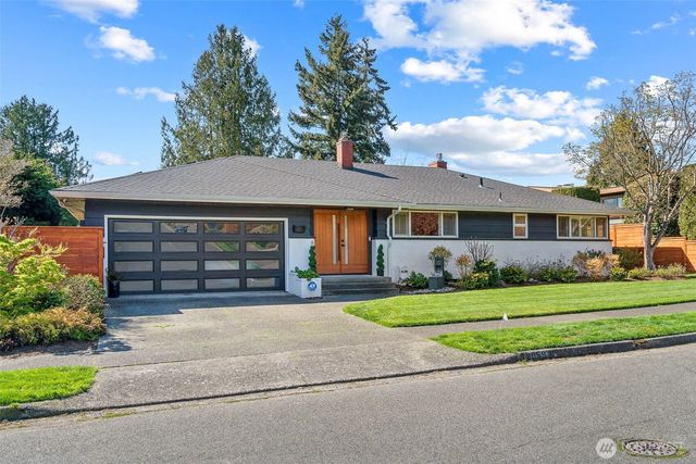 8659 Fauntlee Crest SW, Seattle, WA 98136