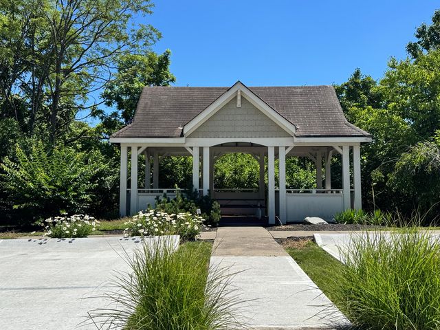 2276 Edenderry Drive, 300, Crescent Springs, KY 41017