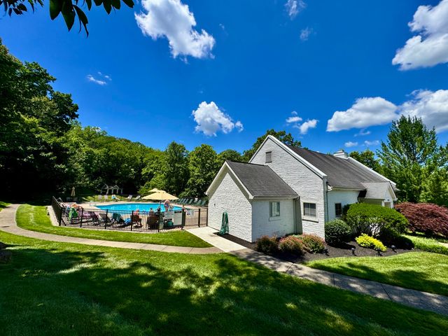 2276 Edenderry Drive, 300, Crescent Springs, KY 41017