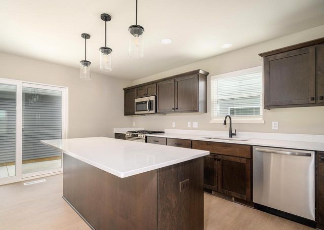 1666 Star Light Drive, Verona, WI 53593