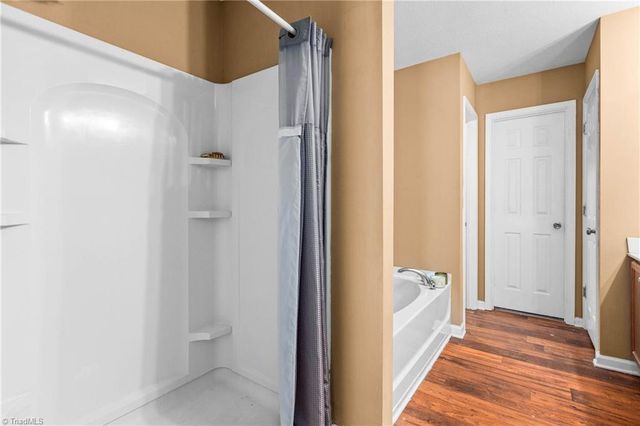 805 Forest Crest Drive, Greensboro, NC 27406