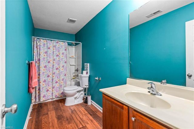 805 Forest Crest Drive, Greensboro, NC 27406
