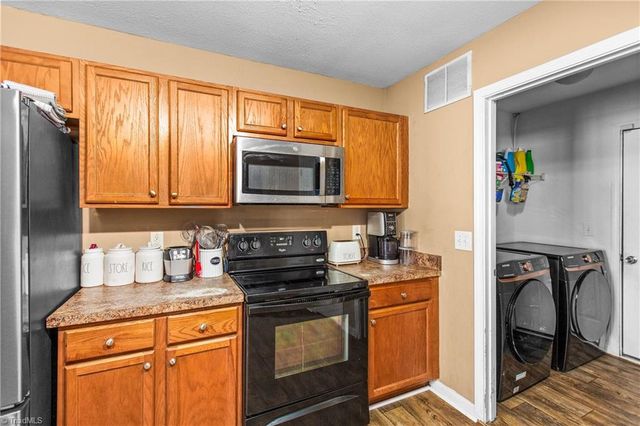 805 Forest Crest Drive, Greensboro, NC 27406
