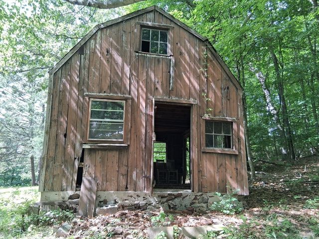 338 Wilbraham Rd, Hampden, MA 01036