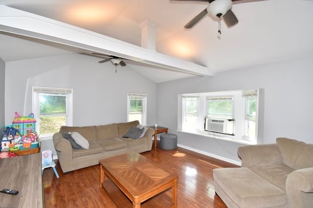 338 Wilbraham Rd, Hampden, MA 01036