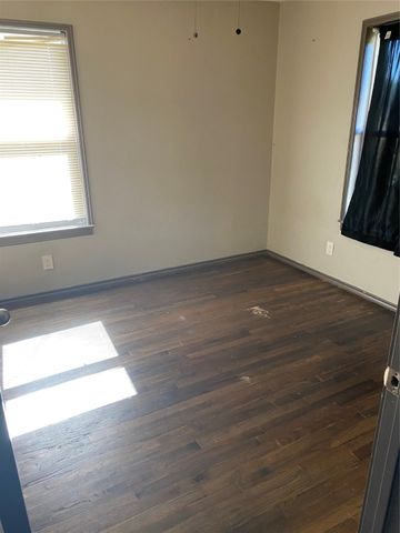 820 Keysville Avenue B, Desoto, TX 75115