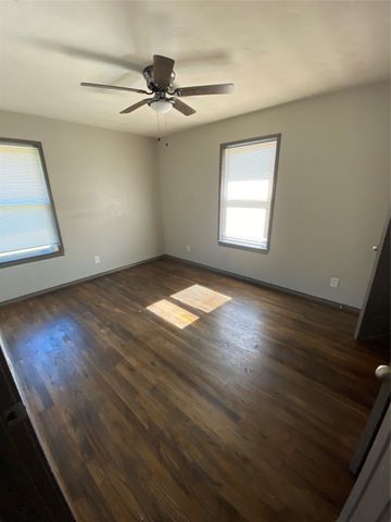 820 Keysville Avenue B, Desoto, TX 75115