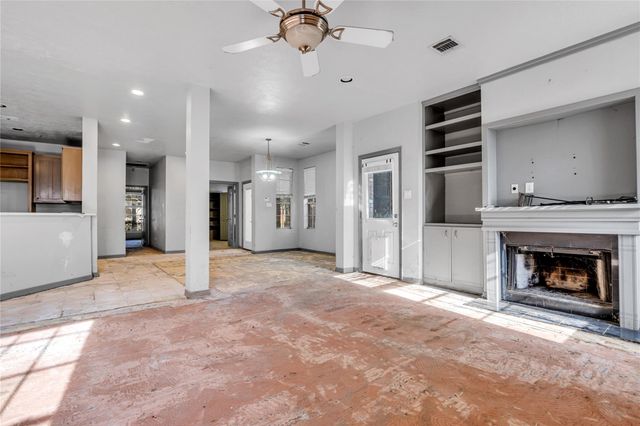 13629 Wintercrest Drive, Montgomery, TX 77356