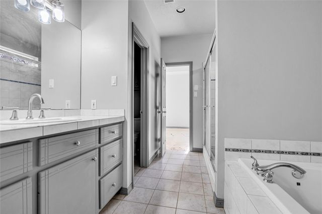 13629 Wintercrest Drive, Montgomery, TX 77356