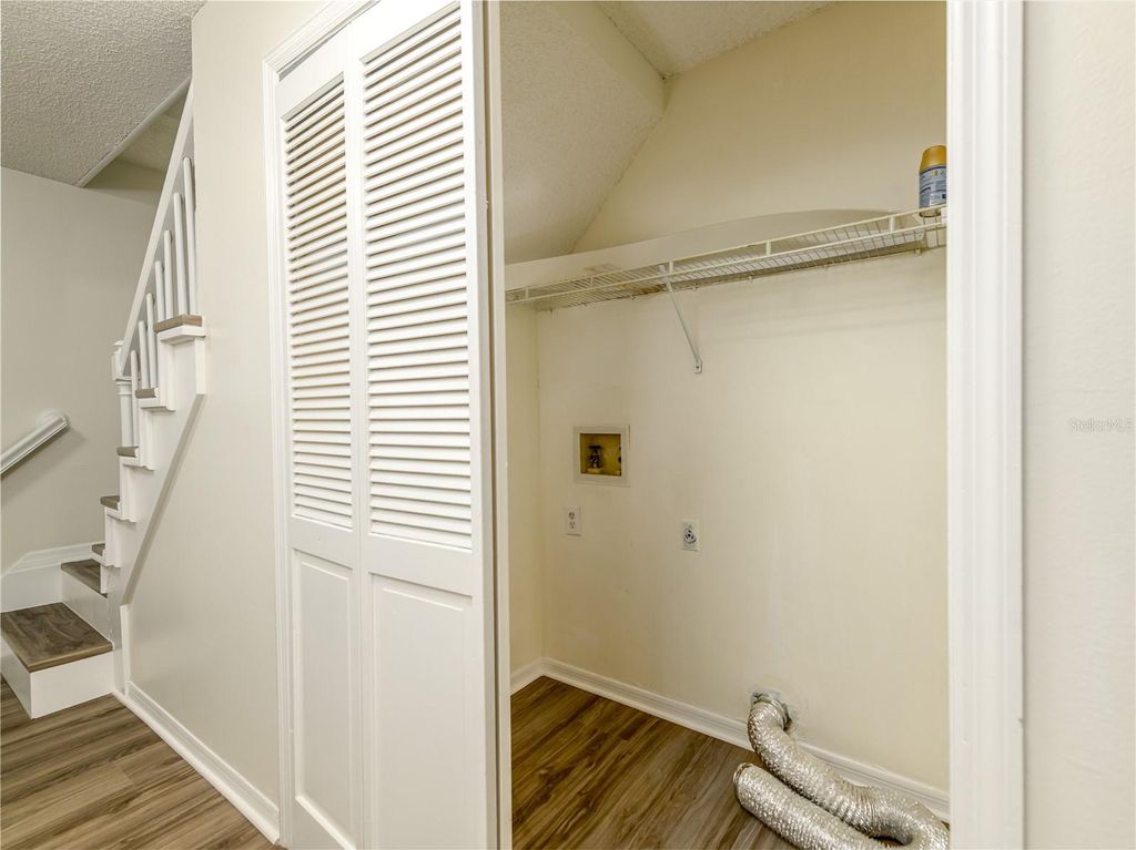 Image 16 of property listing at 9703 FOX HOLLOW ROAD, Tampa, FL 33647