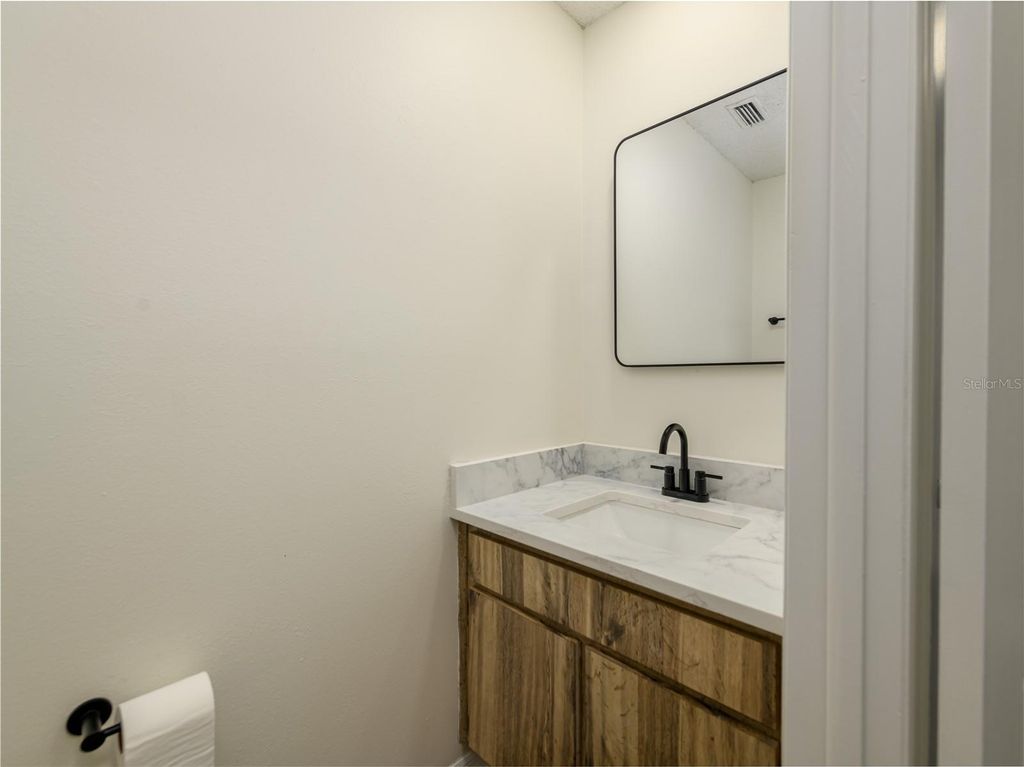Image 17 of property listing at 9703 FOX HOLLOW ROAD, Tampa, FL 33647
