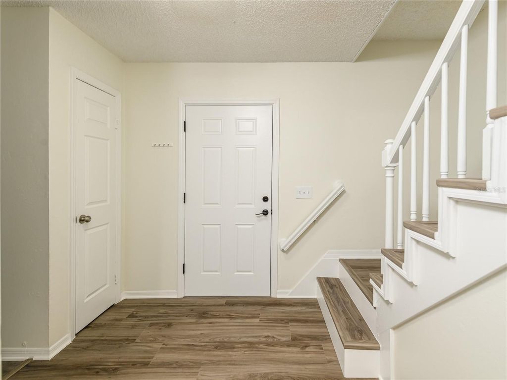 Image 18 of property listing at 9703 FOX HOLLOW ROAD, Tampa, FL 33647