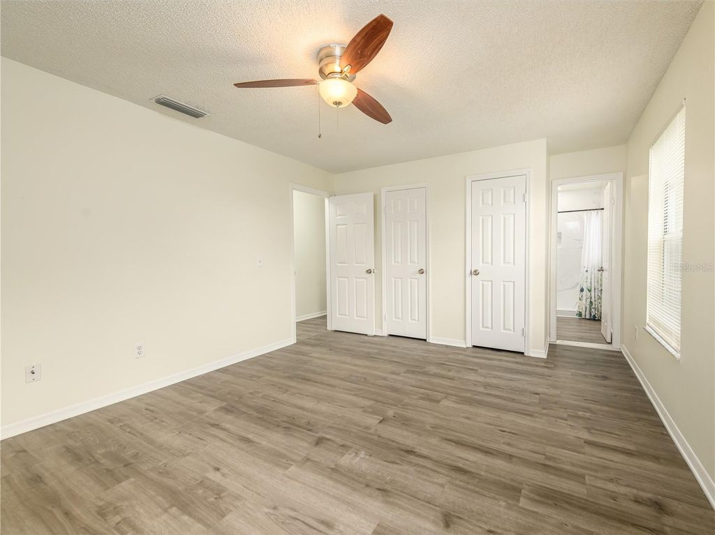 Image 19 of property listing at 9703 FOX HOLLOW ROAD, Tampa, FL 33647