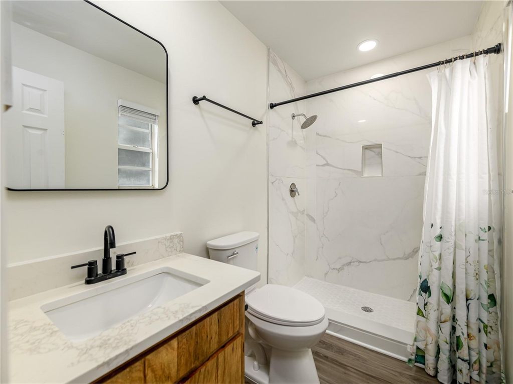 Image 20 of property listing at 9703 FOX HOLLOW ROAD, Tampa, FL 33647