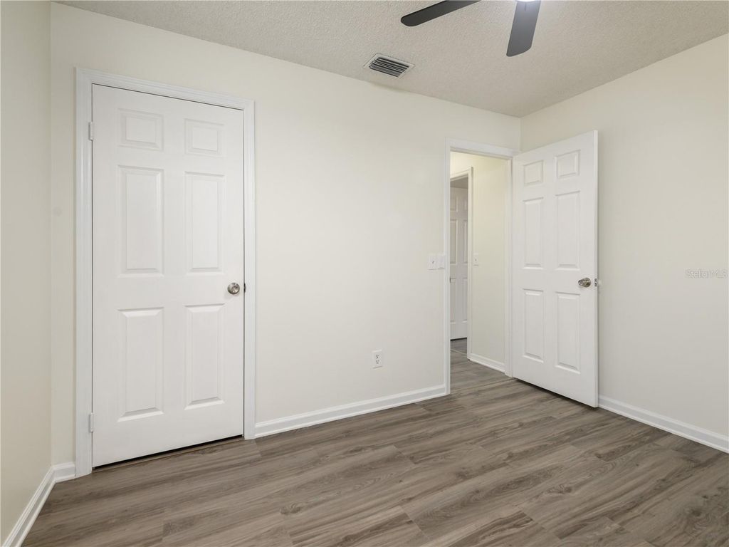 Image 25 of property listing at 9703 FOX HOLLOW ROAD, Tampa, FL 33647