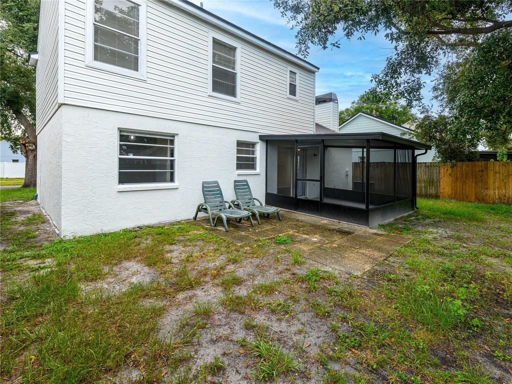 Image 29 of property listing at 9703 FOX HOLLOW ROAD, Tampa, FL 33647