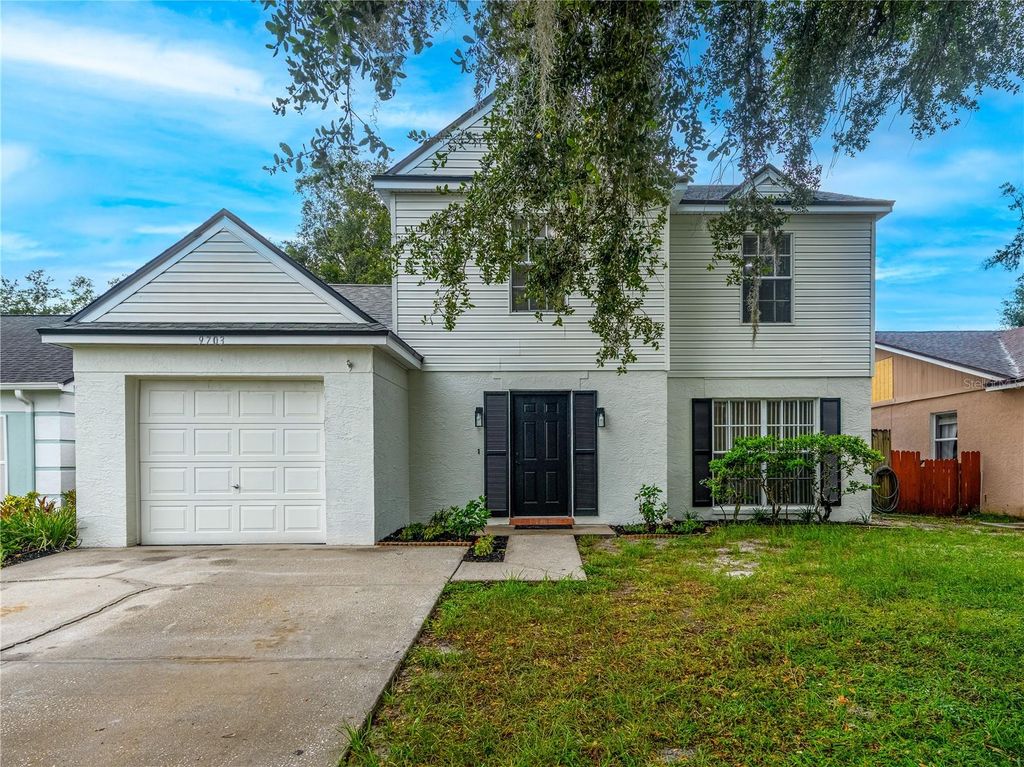 Image 30 of property listing at 9703 FOX HOLLOW ROAD, Tampa, FL 33647