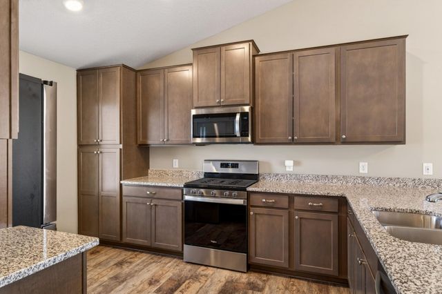 18017 Hidden Creek Trail, Lakeville, MN 55044